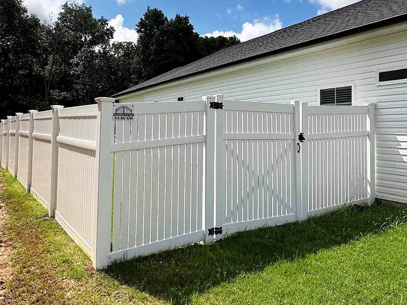 Vinyl Semi-Privacy Fence Contractor