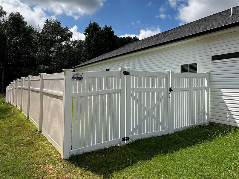 Vinyl Semi-Privacy Fence Contractor